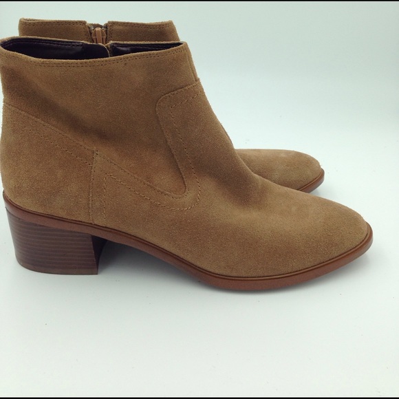 BCBGeneration Allegro Suede Ankle Boots NWOT - Picture 4 of 5